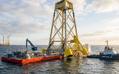 Revolusjonerende løfteteknikk: Kan lektere erstatte verdens største kranfartøy?