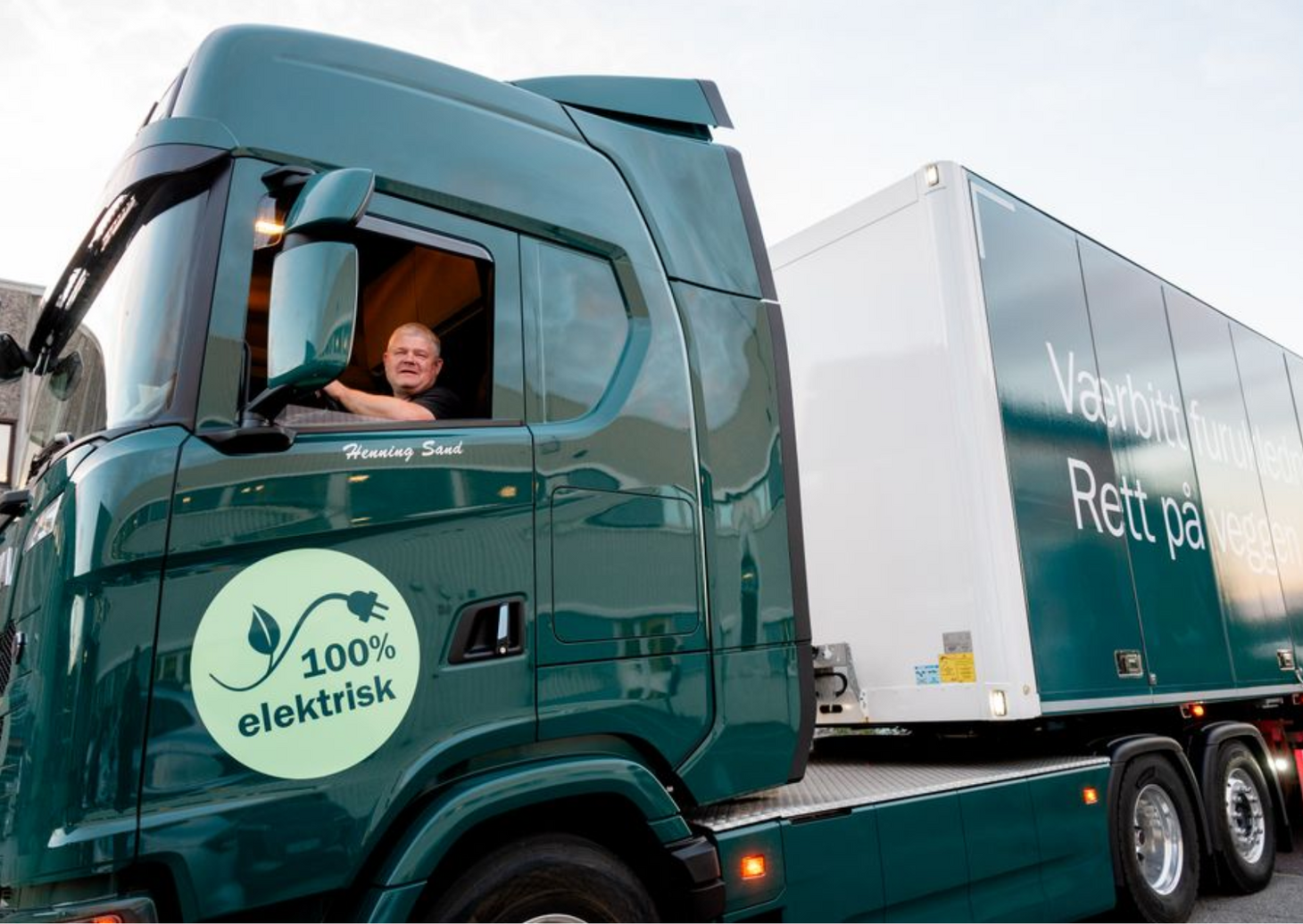 Hva betyr skiftet til elektrisk for sjåføren og tømmertransporten?