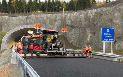 Bakglatt virkelighet for veiene: Halvert asfaltproduksjon skaper krise i bransjen